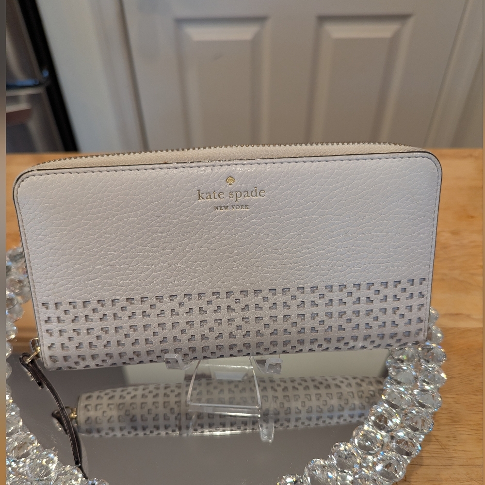 Kate Spade Wakefield Lane Neda White Clutch Zip-Around Wallet